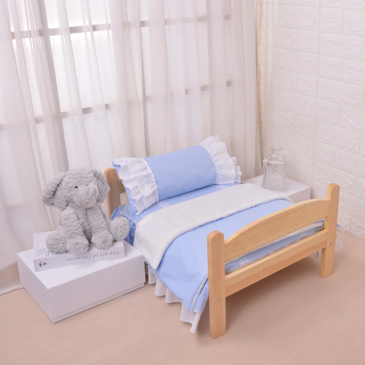 Cute Solid Wood Pet Bed Dog Comfortable Bed Free Full Set of Bedding Pet Supplies Removable and Washable Pet Bed